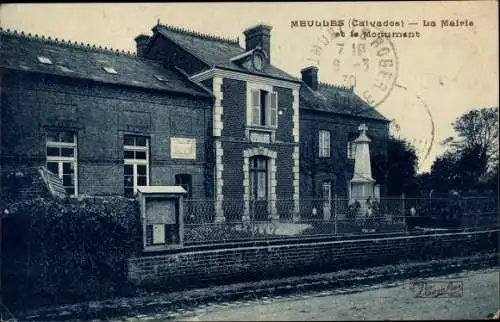 Ak Meulles Livarot Pays d’Auge Calvados, La Mairie et le Monument