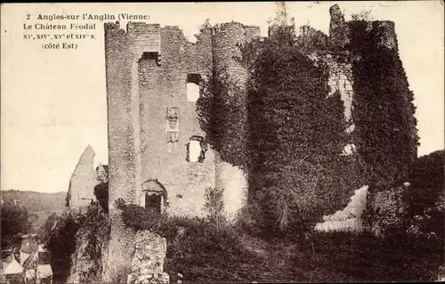 Ak Angles sur l'Anglin Vienne, Le Chateau Feodal