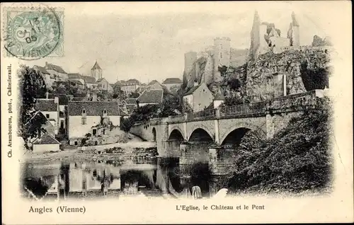 Ak Angles sur l'Anglin Vienne, Le Chateau, L'Eglise, Le Pont