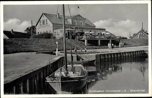 Ak Horumersiel Wangerland Friesland, Strandhotel, Segelboot im Hafen
