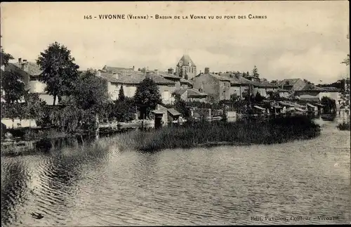 Ak Vivonne Vienne, Bassin de la Vonne vu du Pont des Carmes