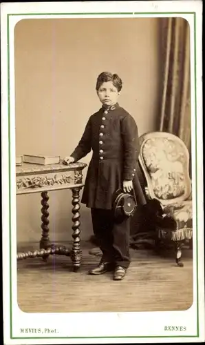 CdV Französischer Junge in  Uniform, Standportrait