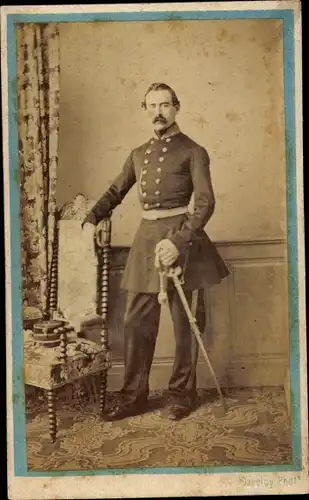 CdV Belgischer Soldat, Uniform, Standportrait, Degen