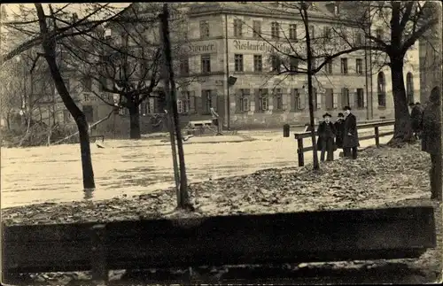 Ak Nürnberg, Hochwasser 1909, Kleine Insel Schütt mit weggeschwemmten Brückenteil