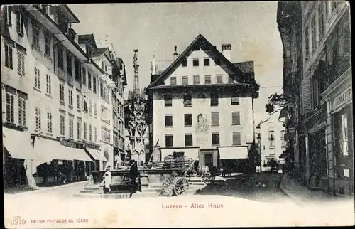 Ak Luzern Stadt Schweiz, Altes Haus, Brunnen