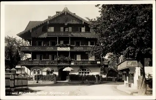 Ak Westendorf Tirol, Gasthof Messnerwirt, Vorplatz