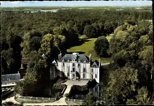 Ak Chevillon sur Huillard Loiret, Le Chateau de Villaiseau, Luftbild