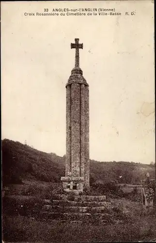 Ak Angles sur l'Anglin Vienne, Croix Rosanniere du Cimetiere de la Ville Basse