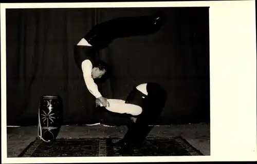 Foto Ak Artisten, Concha and Concha, Excentric and Acrobatic