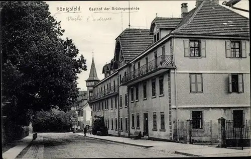 Ak Königsfeld im Schwarzwald Baar Kreis, Gasthof der Brüdergemeinde, Straßenpartie im Ort