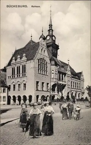 Ak Bückeburg im Kreis Schaumburg, Rathaus, Trachten