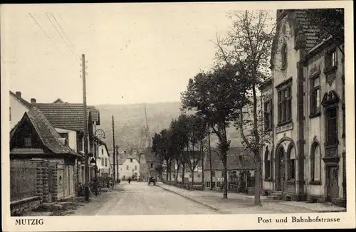 Ak Mutzig Elsass Bas Rhin, Post und Bahnhofstraße