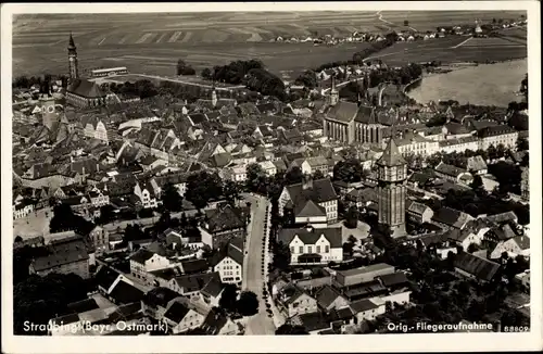 Ak Straubing an der Donau Niederbayern, Fliegeraufnahme von der Stadt