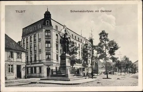 Ak Sowjetsk Tilsit Ostpreußen, Schenkendorfplatz mit Denkmal