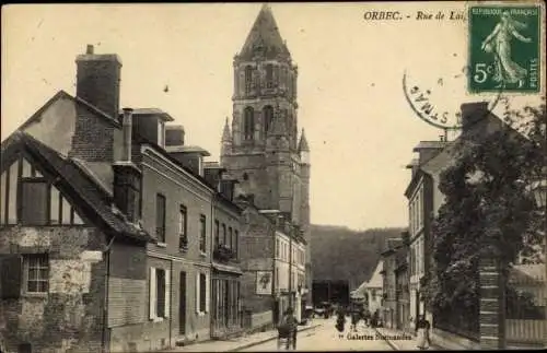 Ak Orbec Calvados,Straßenpartie, Kirchturm