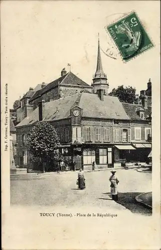 Ak Toucy Yonne, Place de la Republique