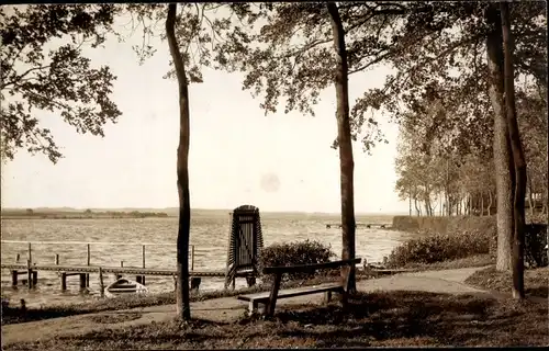 Foto Ak Czaplinek Tempelburg Pommern, Partie am Dratzigsee, Steg