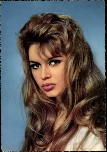 Ak Schauspielerin Brigitte Bardot, Portrait