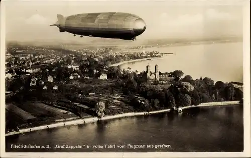 Ak Friedrichshafen am Bodensee, Graf Zeppelin in voller Fahrt, Fliegeraufnahme, LZ 127