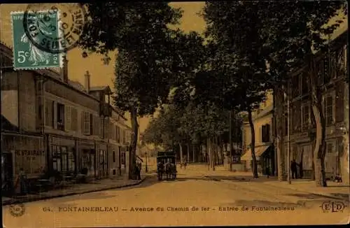 Ak Fontainebleau Seine et Marne, Entrée, Avenue du Chemin de fer