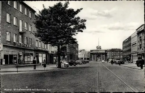 Ak Wesel am Niederrhein, Wilhelmstraße, Blick zum Berliner Tor