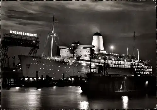 Ak Hamburg, Passagierschiff MS Arcadia im Hafen, Nachtszene, Stülckenwerft, P&O, Stülckenwerft