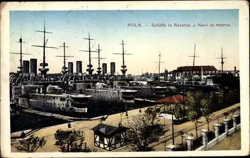 Ak Pola Pula Kroatien, Kuk Kriegsmarine, Schiffe in Reserve, Panzerkreuzer, I. Reserveflotte