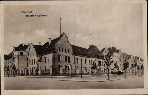 Ak Krefeld am Niederrhein, Husaren Kaserne
