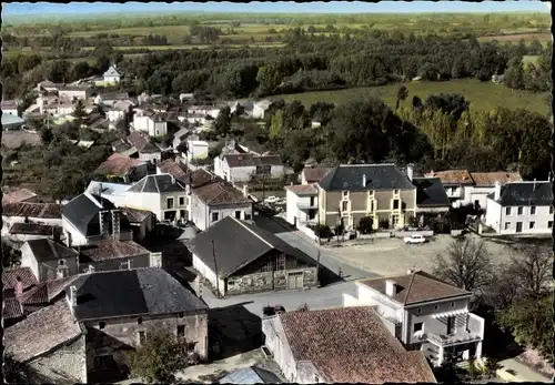 Ak Château Garnier Vienne, La Place, Luftbild