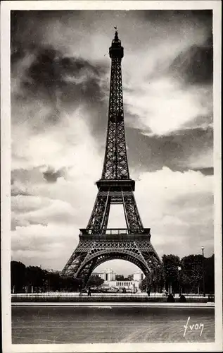 Ak Paris VII, La Tour Eiffel, Eiffelturm