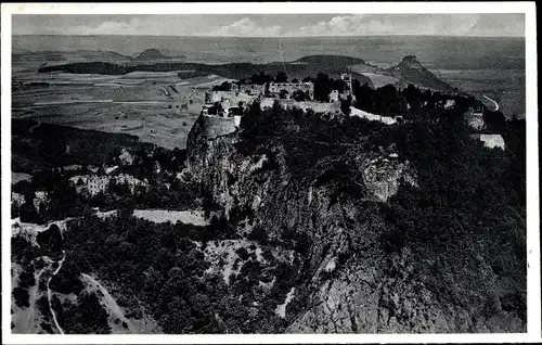 Ak Singen Hohentwiel, Fliegeraufnahme vom Hohentwiel mit Hohenkrähen und Mägdeberg