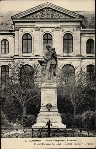 Ak Loudun Vienne, Statue Théophraste Renaudot