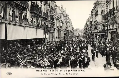 Ak Orléans Loiret, Les Fetes de Jeanne d'Arc, la tete du Cortege, Rue de la Republique