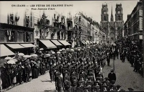 Ak Orléans Loiret, Les Fetes de Jeanne d'Arc, Rue Jeanne d'Arc, Cathedrale