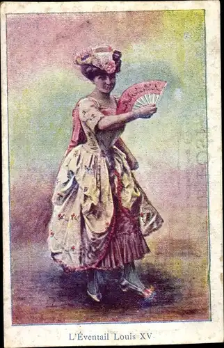 Ak L'Eventail Louis XV, elegante Dame mit Fächer