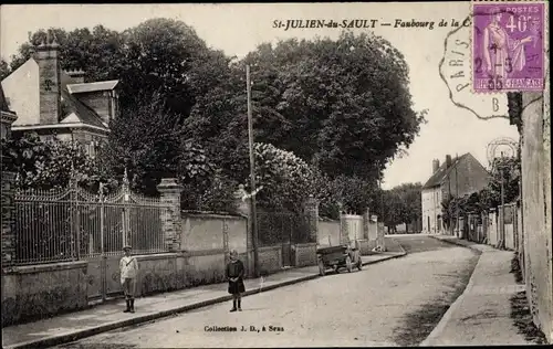 Ak Saint Julien du Sault Yonne, Faubourg, Straßenpartie