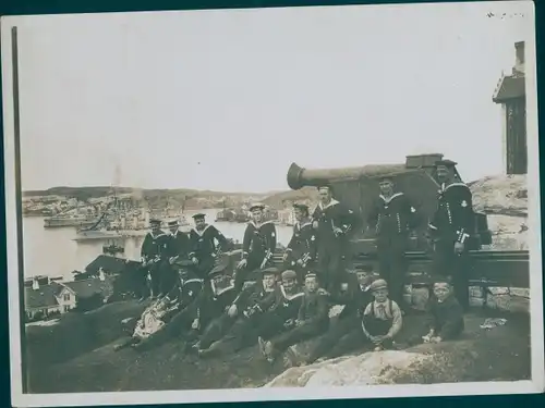 Foto Matrosen des Kriegsschiffes SMS Berlin, Norwegenfahrt 1910, Kaiserliche Marine, Marineuniform