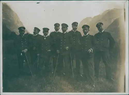 Foto Offiziere des Kriegsschiffes SMS Berlin, Norwegenfahrt 1910, Kaiserliche Marine, Marineuniform