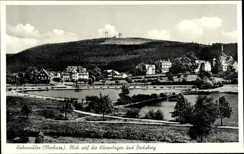 Ak Hahnenklee Bockswiese Goslar im Harz, Blick auf die Kuranlagen und Bocksberg