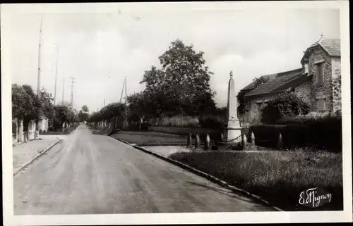 Ak La Houssaye Seine et Marne, Avenue de la Gare