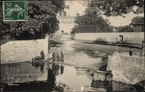 Ak La Ferté Gaucher Seine et Marne, Abreuvoir, Wasserpartie