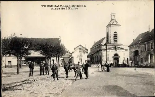 Ak Tremblay les Gonesse Seine Saint Denis, Place de l'Eglise