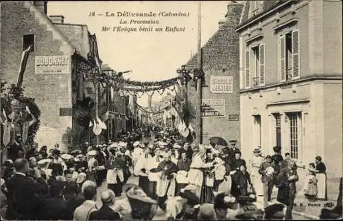 Ak La-Délivrande Calvados, La Procession, Anniversaire du Couronnement de la Vierge