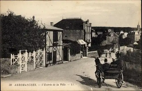 Ak Arromanches Calvados, L'Entree de la Ville, Kutsche