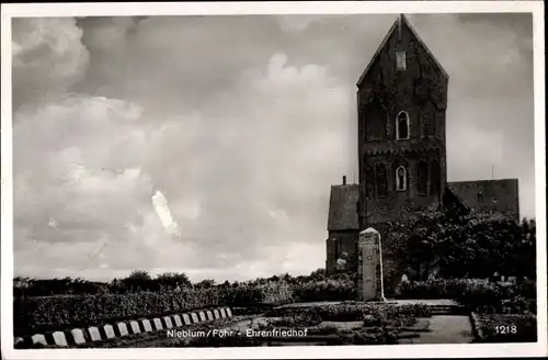 Ak Nieblum auf der Insel Föhr Nordfriesland, Ehrenfriedhof