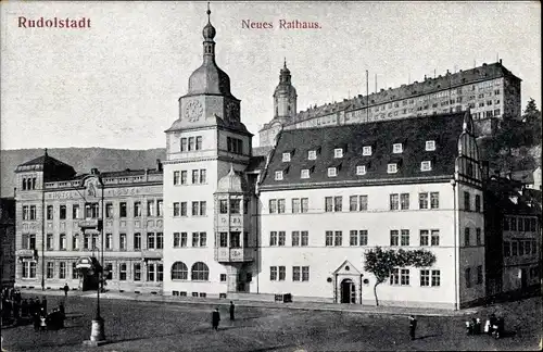 Ak Rudolstadt in Thüringen, Blick auf das Neue Rathaus, Passanten