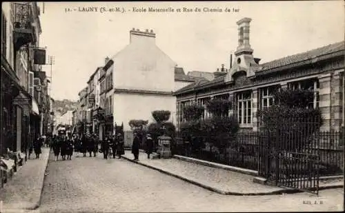 Ak Lagny Seine et Marne, Ecole Maternelle, Rue du Chemin de fer