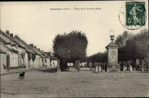 Ak Sissonne Aisne, Place de la Grande Roize