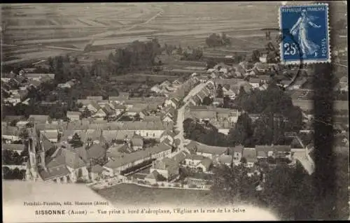 Ak Sissonne Aisne, Vue prise a bord d'aeroplane, l'Eglise, La Rue de la Selve