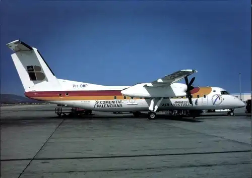 Ak Spanisches Passagierflugzeug, Iberia Regional, De Havilland DHC 8, PH DMA